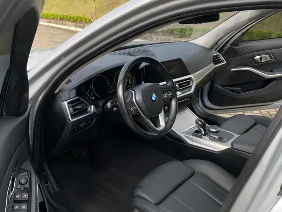 BMW-330i-2.0 16V TURBO GASOLINA SPORT AUTOMÁTICO BMW-330i-2019