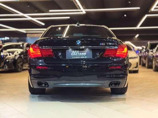 BMW-750i-2011