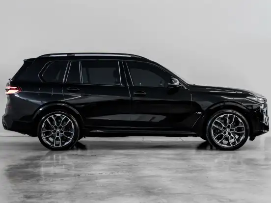 BMW-X7-4.4 V8 GASOLINA M60i STEPTRONIC BMW-X7-2024