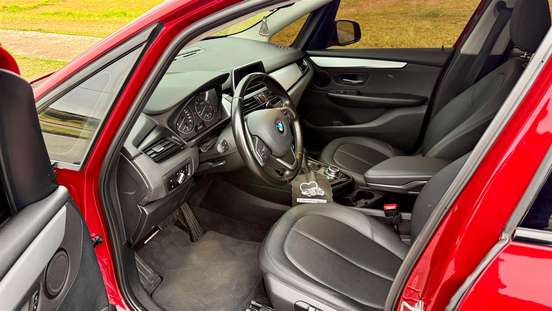 BMW-220i-2016