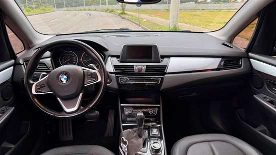 BMW-220i-2016