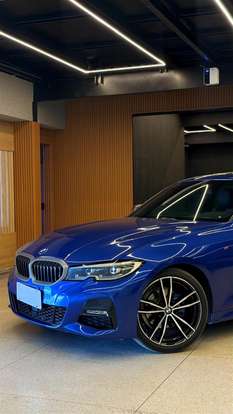 BMW-320i-2022