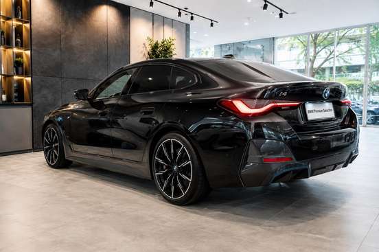 BMW-I4-2023
