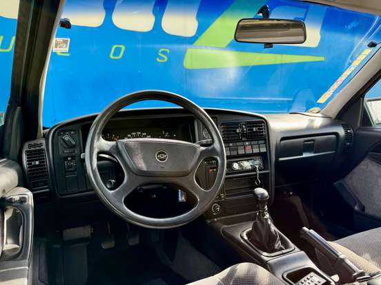 CHEVROLET-OMEGA-1993