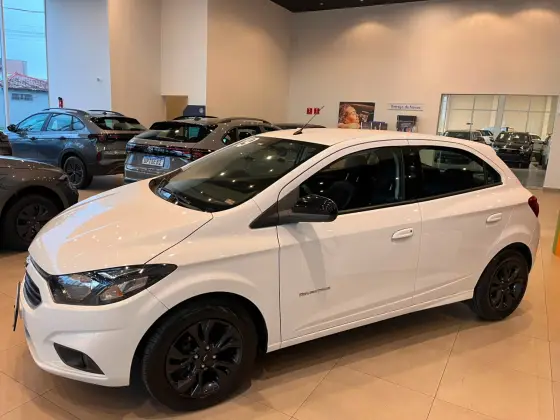 CHEVROLET ONIX 1.4 MPFI ADVANTAGE 8V FLEX 4P AUTOMÁTICO