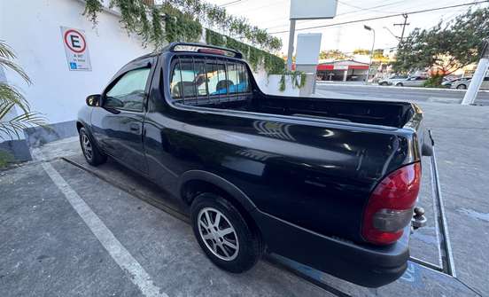 CHEVROLET-CORSA-2001