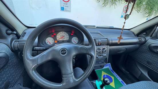 CHEVROLET-CORSA-2001