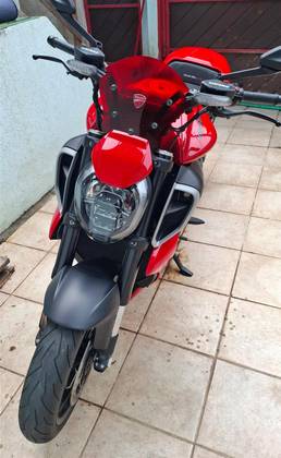 DUCATI DIAVEL V4 