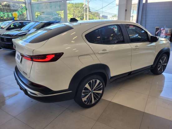 FIAT-FASTBACK-2024