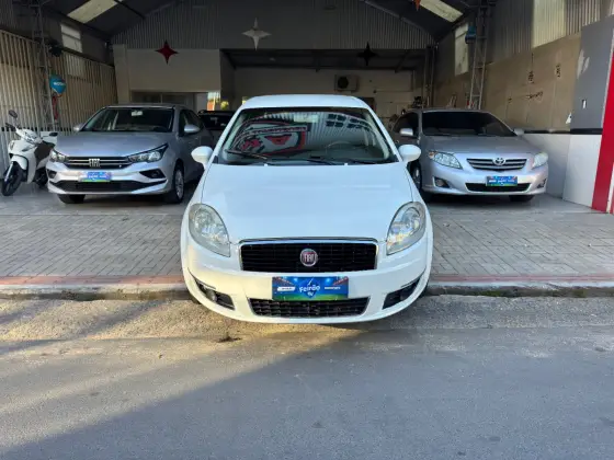 FIAT LINEA 1.8 ESSENCE 16V FLEX 4P AUTOMATIZADO FIAT LINEA 1.8 ESSENCE 16V FLEX 4P AUTOMATIZADO