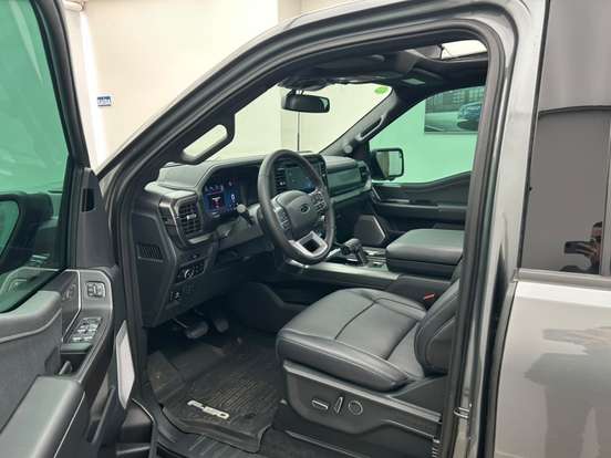 FORD-F-150-5.0 V8 GASOLINA CD LARIAT BLACK FX4 AUTOMÁTICO FORD-F-150-2025