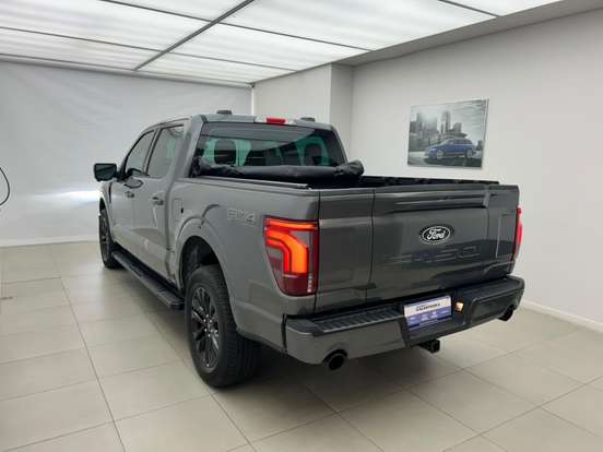 FORD-F-150-5.0 V8 GASOLINA CD LARIAT BLACK FX4 AUTOMÁTICO FORD-F-150-2025