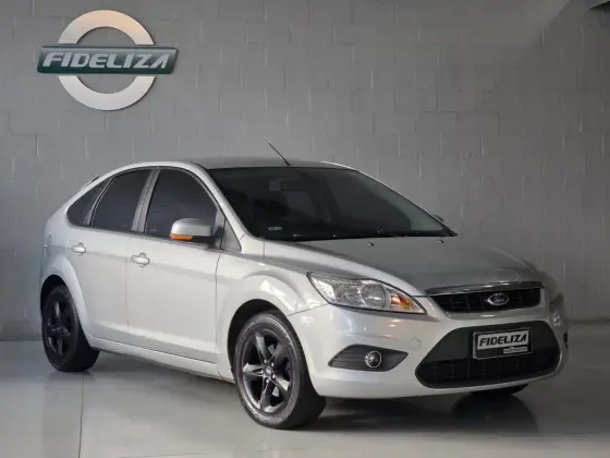 FORD FOCUS 2.0 GLX 16V FLEX 4P MANUAL