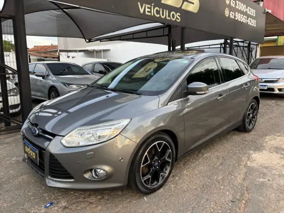 FORD FOCUS 2.0 TITANIUM PLUS 16V FLEX 4P POWERSHIFT FORD FOCUS 2.0 TITANIUM PLUS 16V FLEX 4P POWERSHIFT