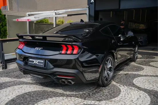 FORD-MUSTANG-2024