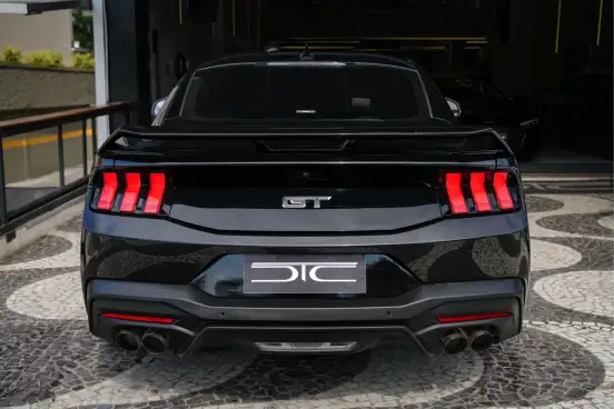 FORD-MUSTANG-2024