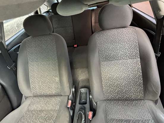 FORD-FOCUS-2.0 GHIA 16V GASOLINA 4P AUTOMÁTICO FORD-FOCUS-2008