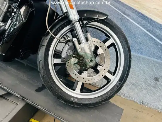 HARLEY-DAVIDSON-V-ROD MUSCLE-2015