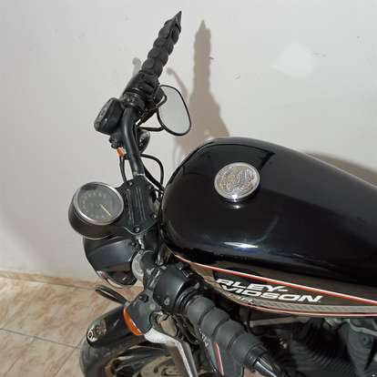 HARLEY-DAVIDSON-SPORTSTER XL 883 R-2009