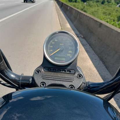 HARLEY-DAVIDSON-SPORTSTER XL 883 R-2009