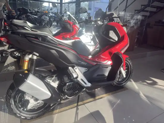 HONDA-ADV-2023