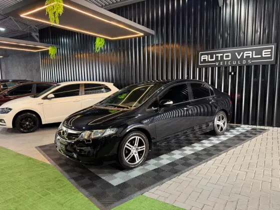 HONDA CIVIC 1.8 EXS 16V FLEX 4P AUTOMÁTICO HONDA CIVIC 1.8 EXS 16V FLEX 4P AUTOMÁTICO