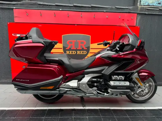 HONDA GL 1800 GOLD WING TOUR 