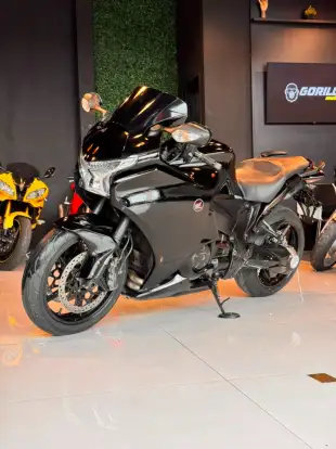 HONDA-VFR 1200F-2011