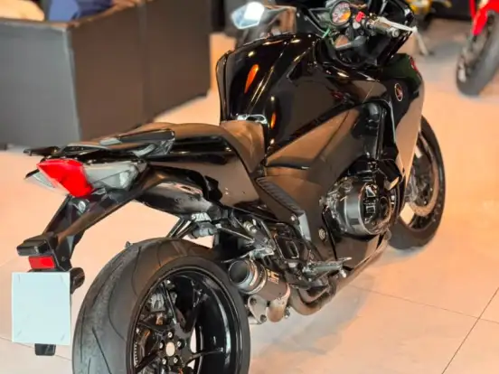 HONDA-VFR 1200F HONDA-VFR 1200F-2011