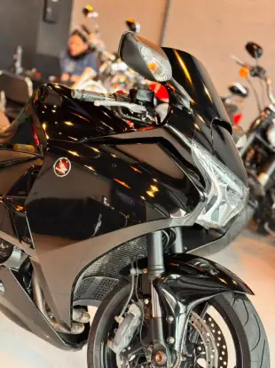 HONDA-VFR 1200F-2011