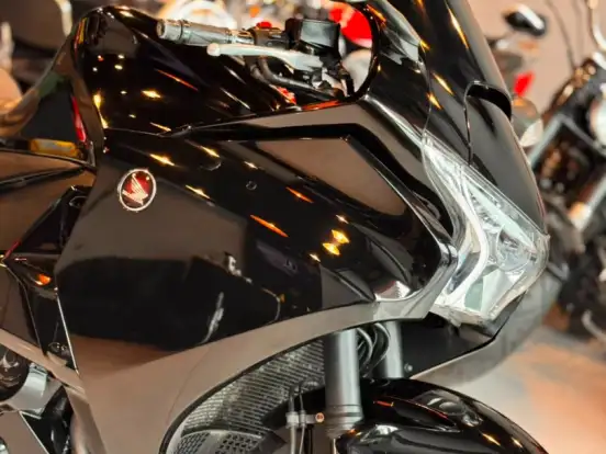 HONDA-VFR 1200F HONDA-VFR 1200F-2011