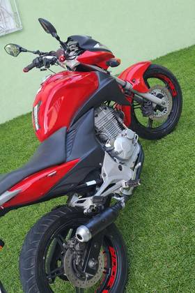 HONDA CB 300R 