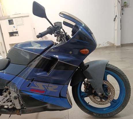 HONDA-CBR 450 SR-1992