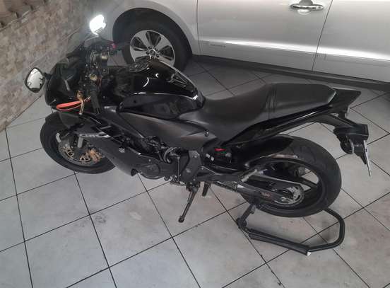 HONDA-CBR 600F-2011