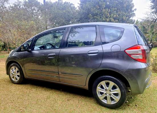 HONDA-FIT-2012