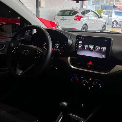HYUNDAI-HB20-2023