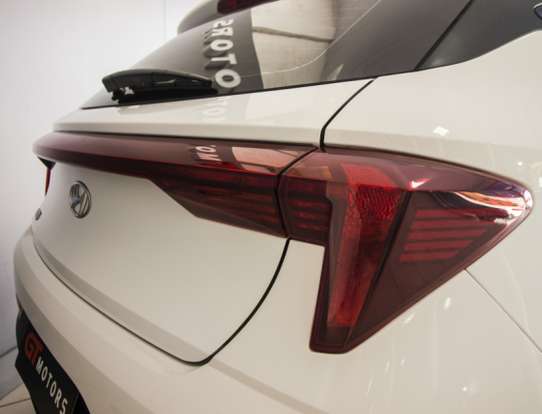 HYUNDAI-HB20-2023