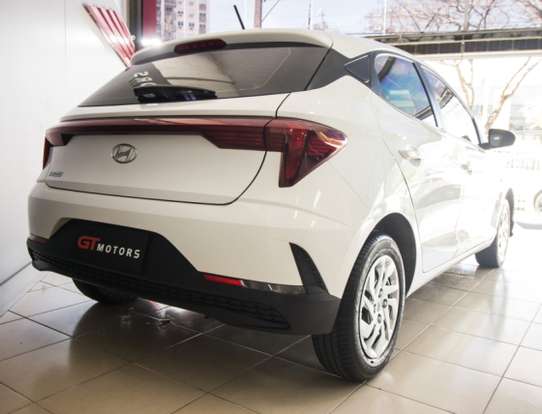 HYUNDAI-HB20-2023