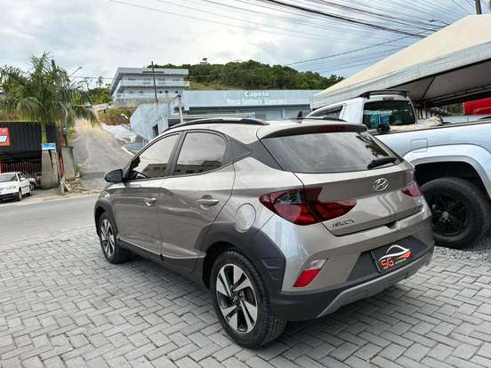 HYUNDAI-HB20X-2021