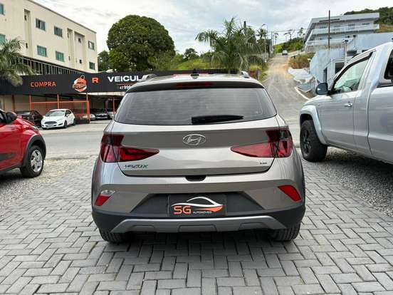 HYUNDAI-HB20X-2021
