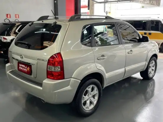 HYUNDAI-TUCSON-2.0 MPFI GLS 16V 143CV 2WD GASOLINA 4P AUTOMÁTICO HYUNDAI-TUCSON-2012