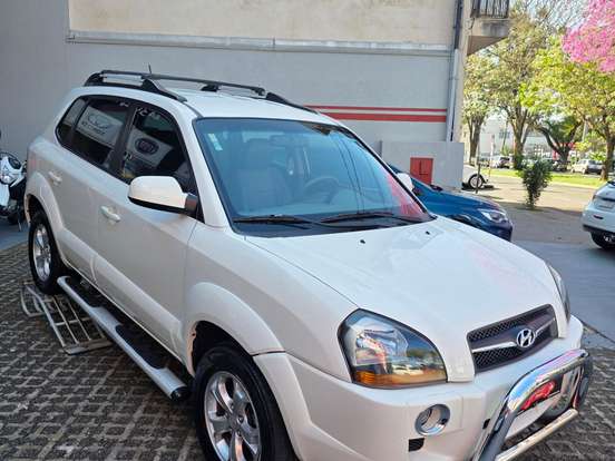 HYUNDAI-TUCSON-2.0 MPFI GLS 16V 143CV 2WD FLEX 4P AUTOMÁTICO HYUNDAI-TUCSON-2015