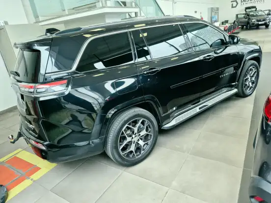 JEEP-COMMANDER-2022
