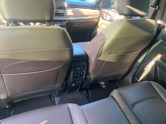 JEEP-COMMANDER-2.0 HURRICANE 4 TURBO GASOLINA OVERLAND AT9 JEEP-COMMANDER-2024