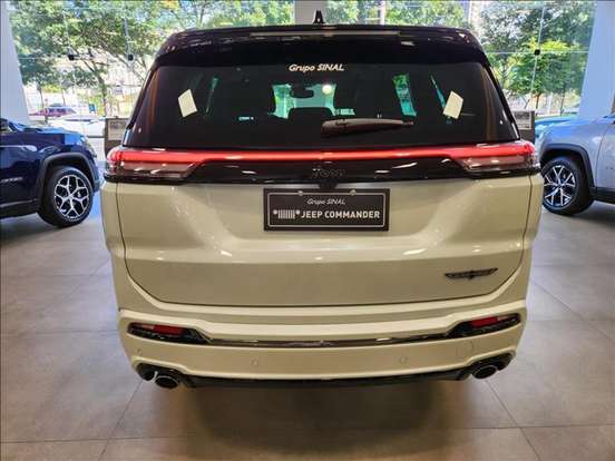 JEEP-COMMANDER-2.0 HURRICANE 4 TURBO FLEX BLACKHAWK AT9 JEEP-COMMANDER-2026