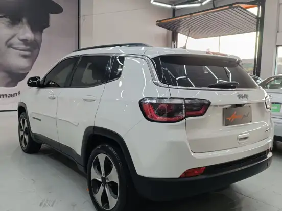 JEEP-COMPASS-2.0 16V FLEX LONGITUDE AUTOMÁTICO JEEP-COMPASS-2017