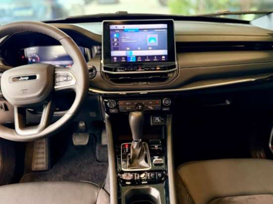 JEEP-COMPASS-2.0 HURRICANE 4 TURBO GASOLINA BLACKHAWK AT9 JEEP-COMPASS-2025