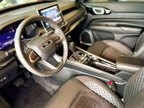 JEEP-COMPASS-2.0 HURRICANE 4 TURBO GASOLINA BLACKHAWK AT9 JEEP-COMPASS-2025