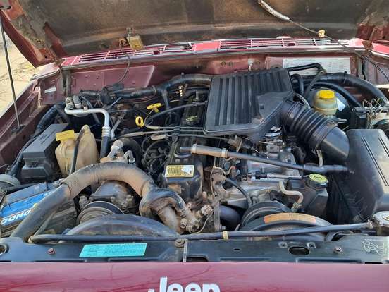 JEEP-CHEROKEE-4.0 SPORT 4X4 6I 12V GASOLINA 4P AUTOMÁTICO JEEP-CHEROKEE-2000