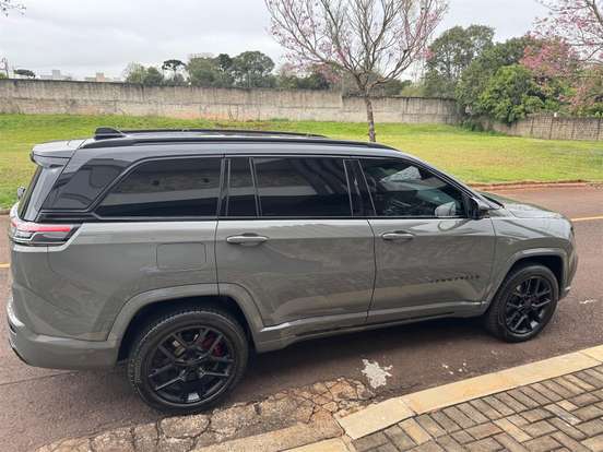 JEEP-COMMANDER-2024